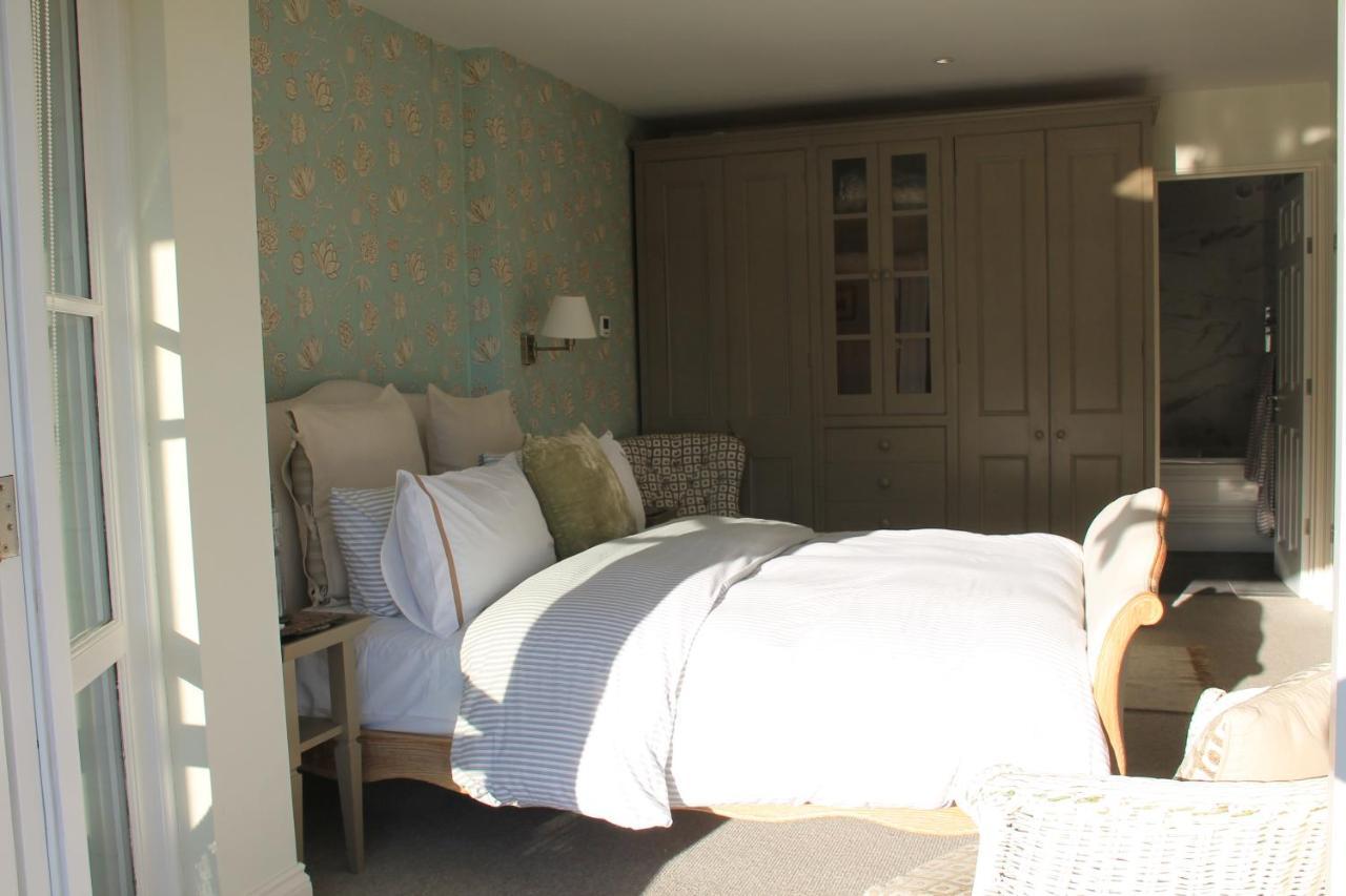 Compass Rose Bed & Breakfast Dartmouth Ngoại thất bức ảnh